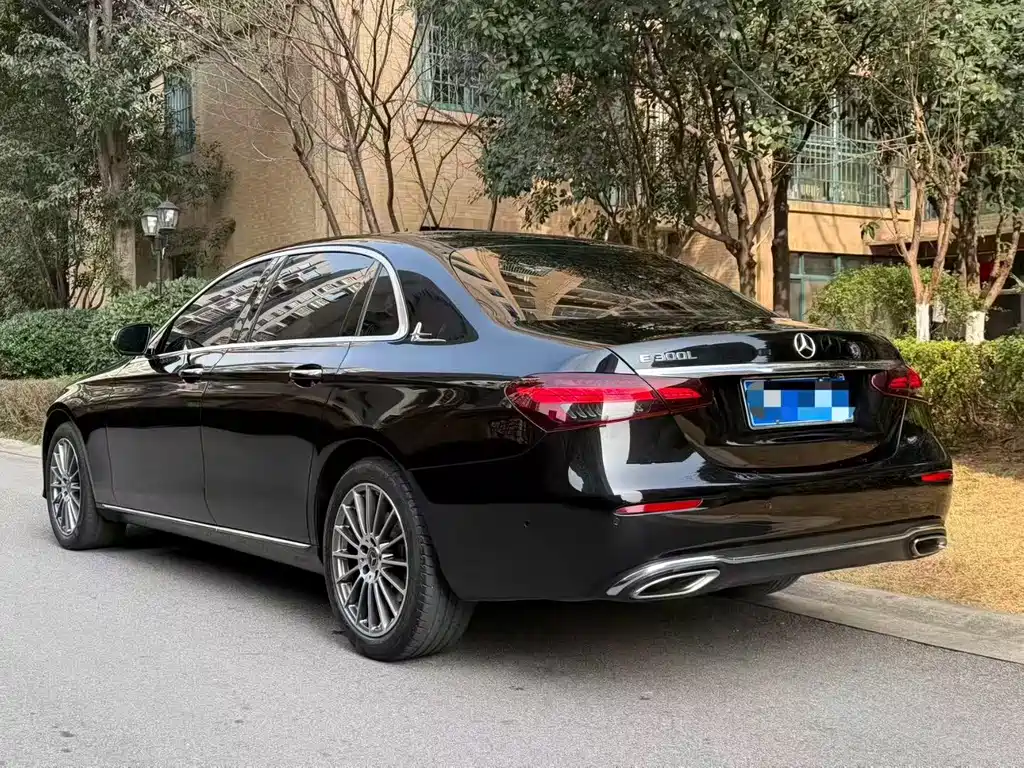 MERCEDES-BENZ E CLASS