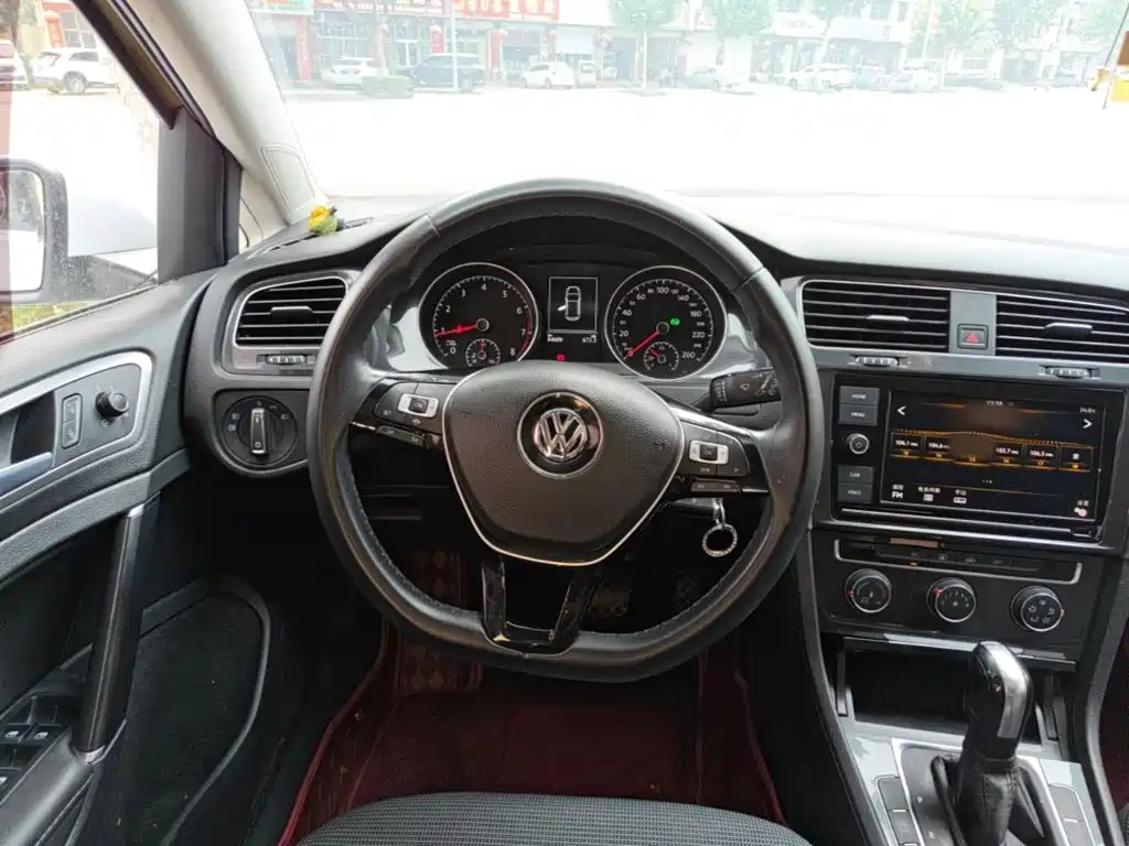 Volkswagen Golf — миниатюра 11