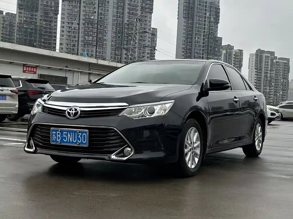 Купить Toyota Camry