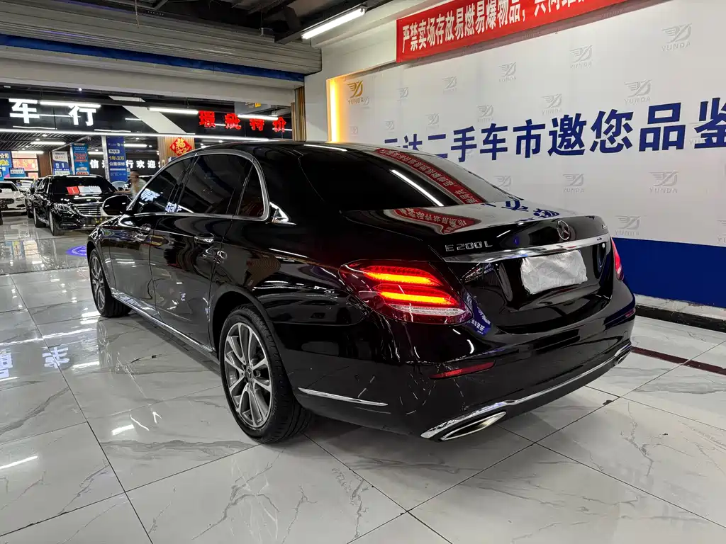 Mercedes-Benz E-Class — миниатюра 10