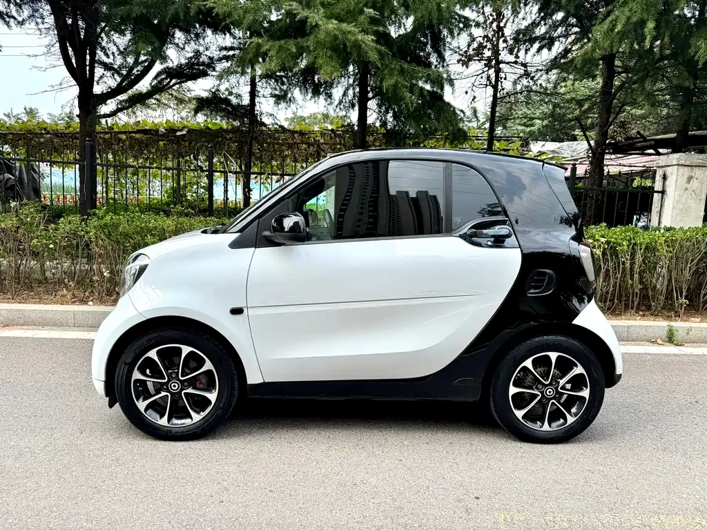 smart Smart Fortwo — миниатюра 2