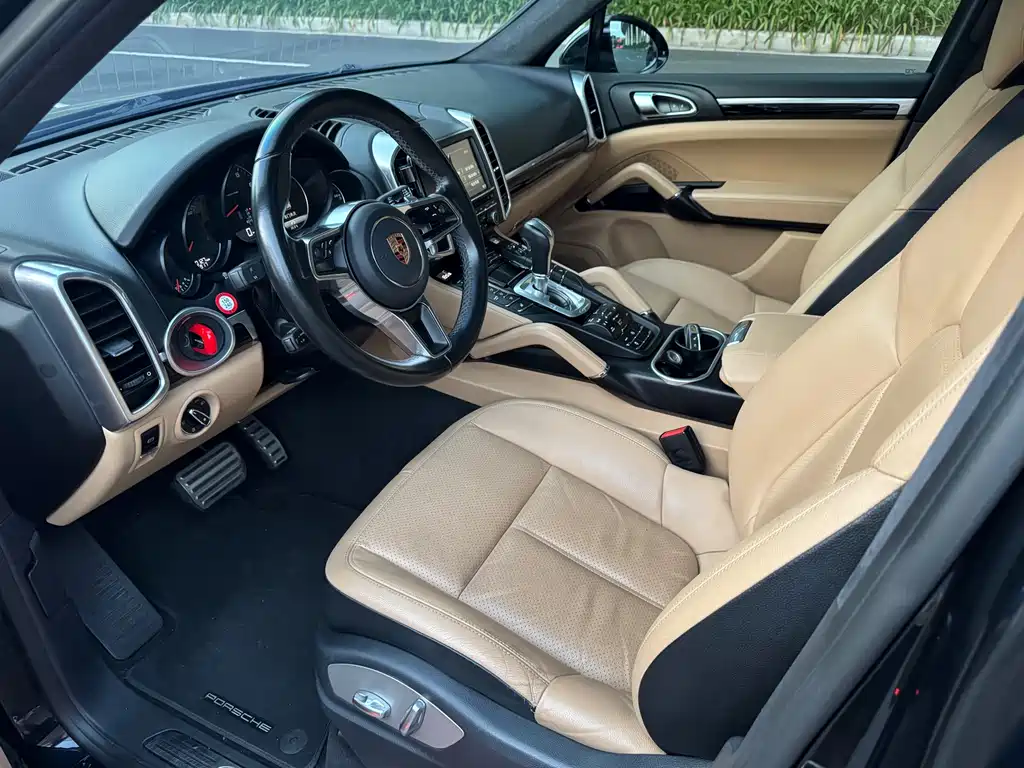 Porsche Cayenne — миниатюра 4