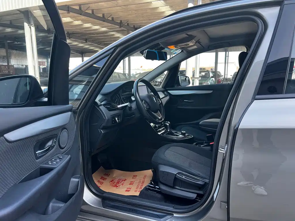 BMW 2 Series Active Tourer — миниатюра 4