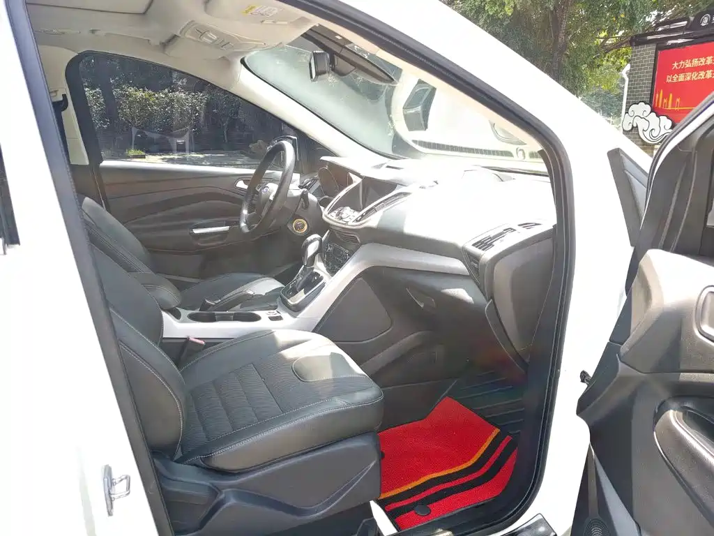 Ford Kuga — миниатюра 10