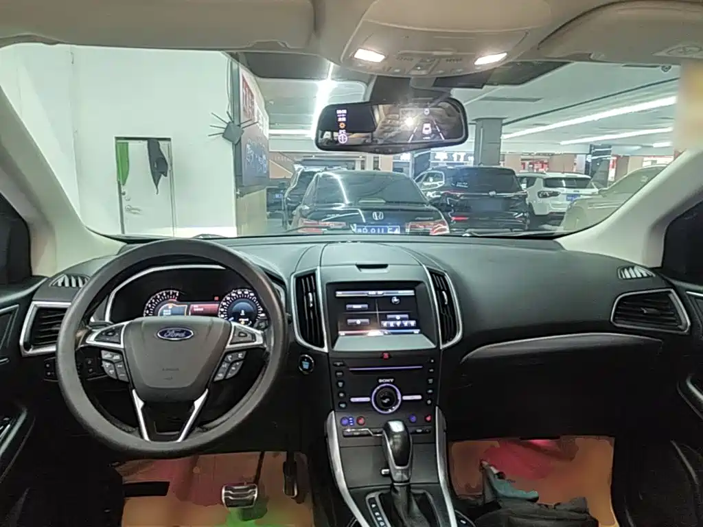 Ford Edge — миниатюра 10