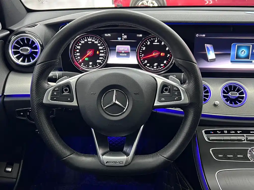 MERCEDES-BENZ E CLASS