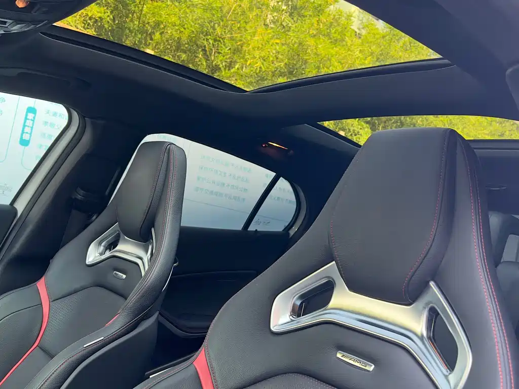 MERCEDES-BENZ GLA AMG