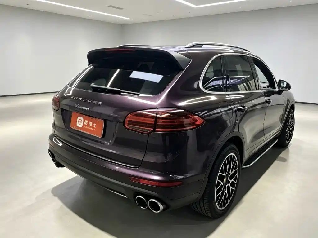 Porsche Cayenne — миниатюра 10
