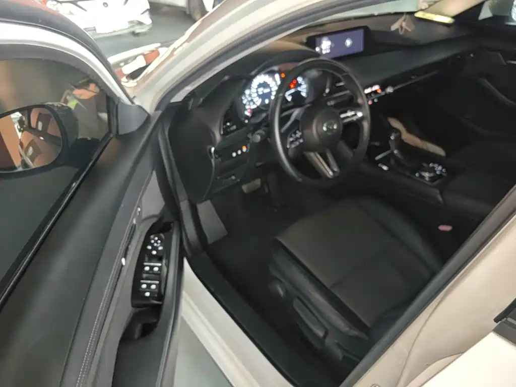 Mazda 3 Axela — миниатюра 16