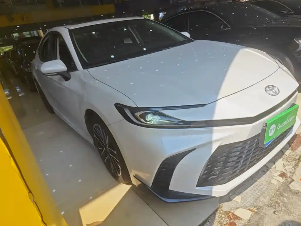 Toyota Camry — миниатюра 4