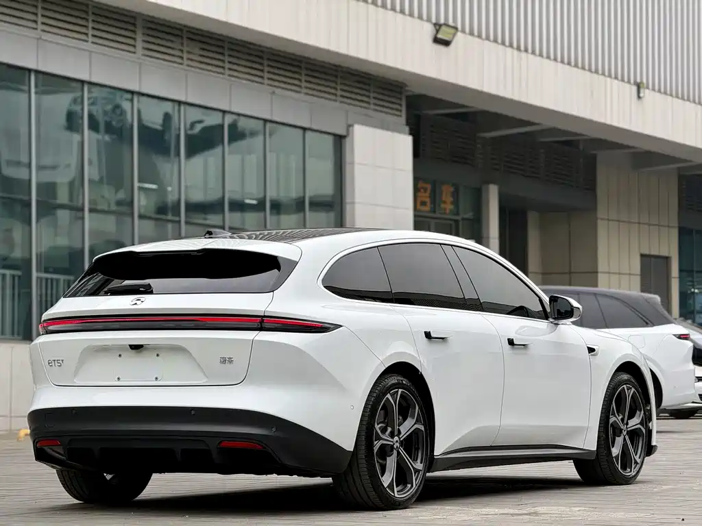 NIO NIO ET5T
