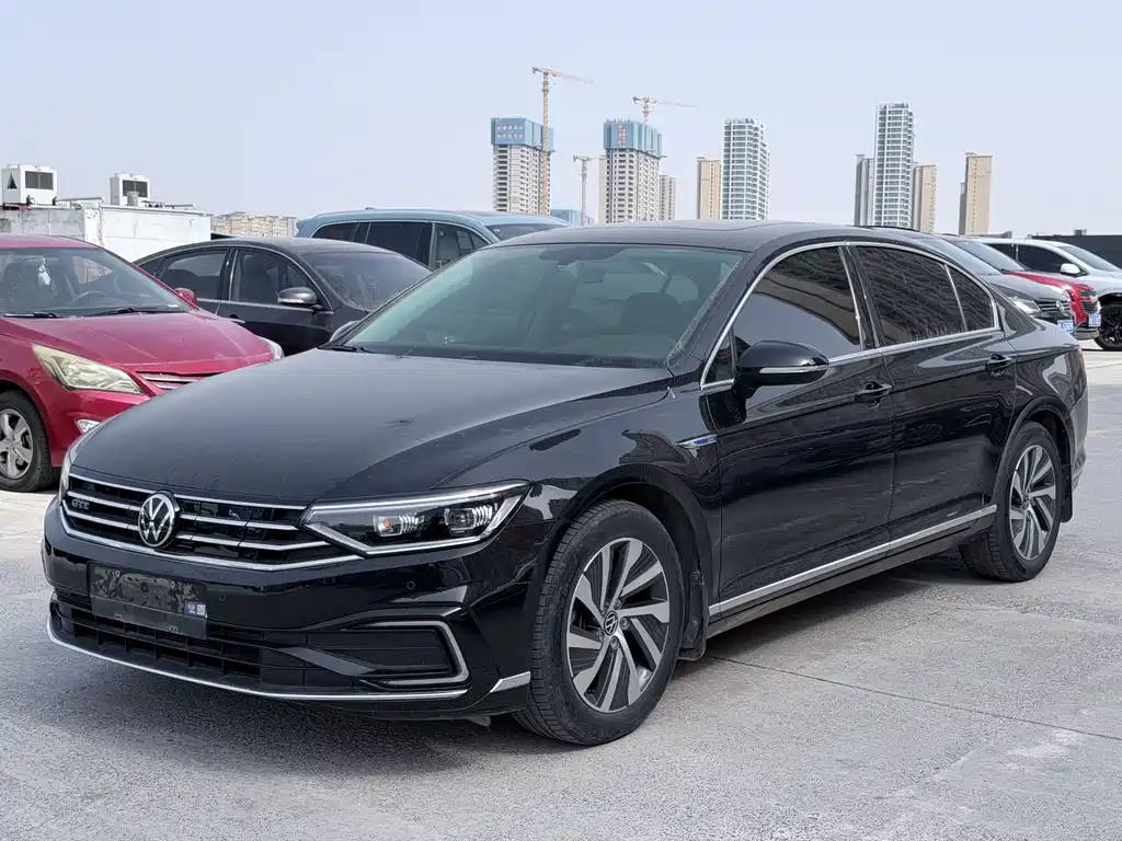 VOLKSWAGEN MAGOTAN GTE PLUG IN HYBRID