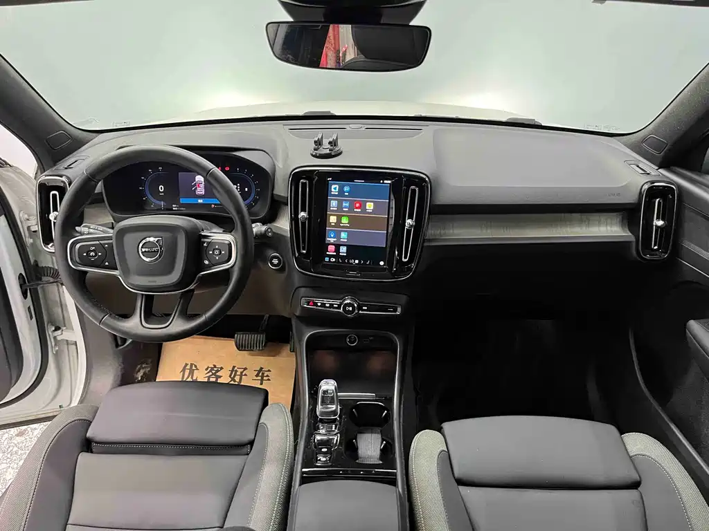 Volvo XC40 — миниатюра 10