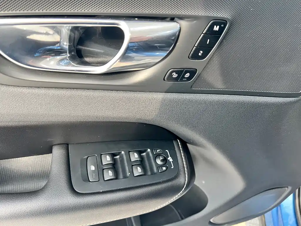 VOLVO XC60 PLUG IN HYBRID