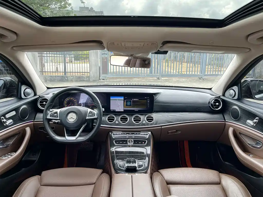 MERCEDES-BENZ E CLASS