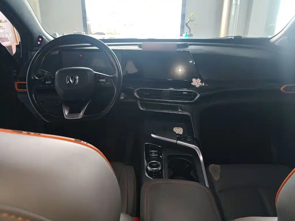 Changan UNI-T — миниатюра 10