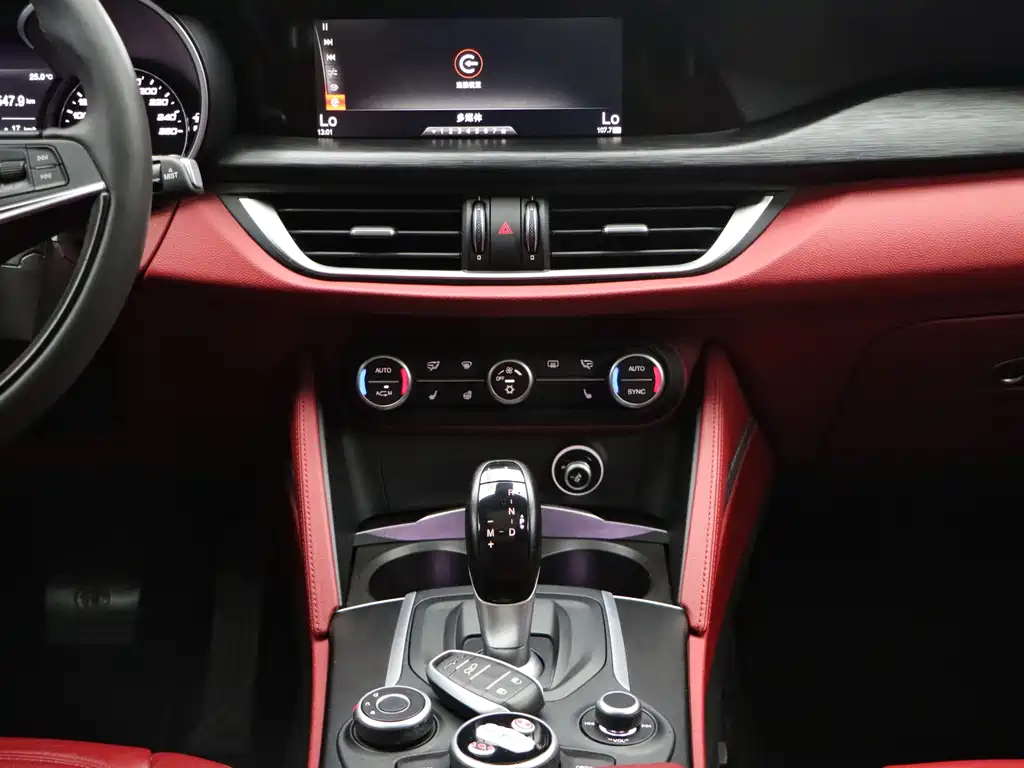 Alfa Romeo Stelvio — миниатюра 19