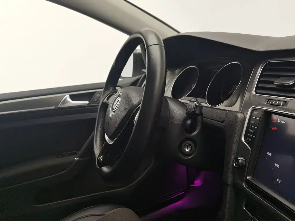 Volkswagen Golf — миниатюра 22