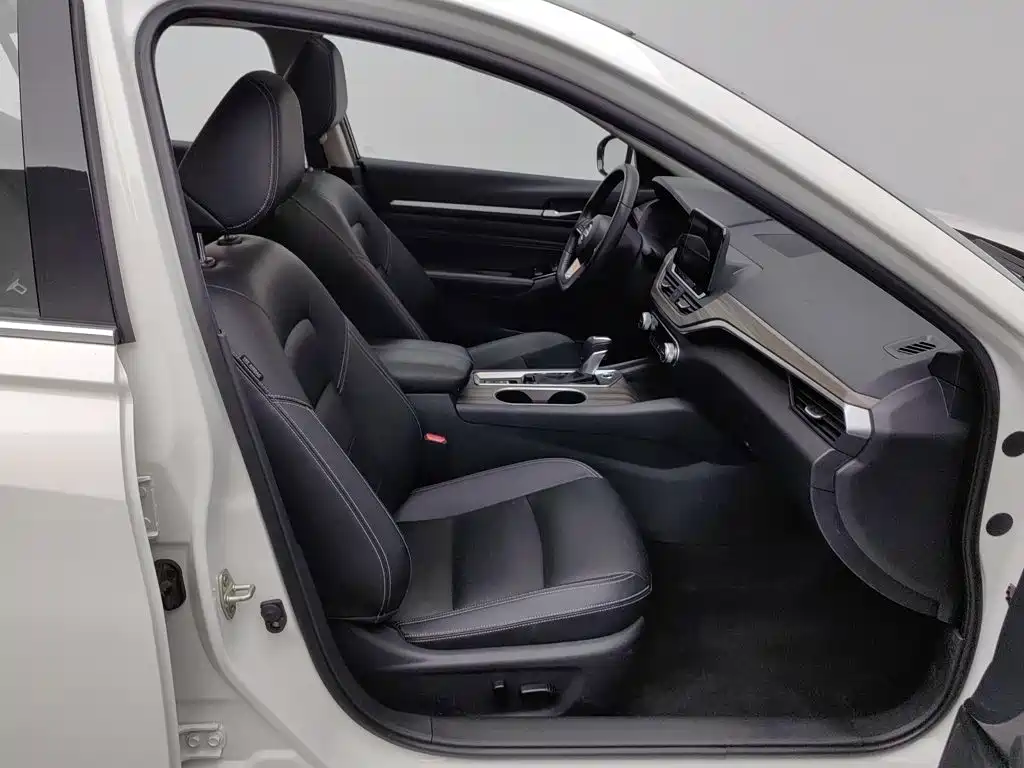 Nissan Teana — миниатюра 23