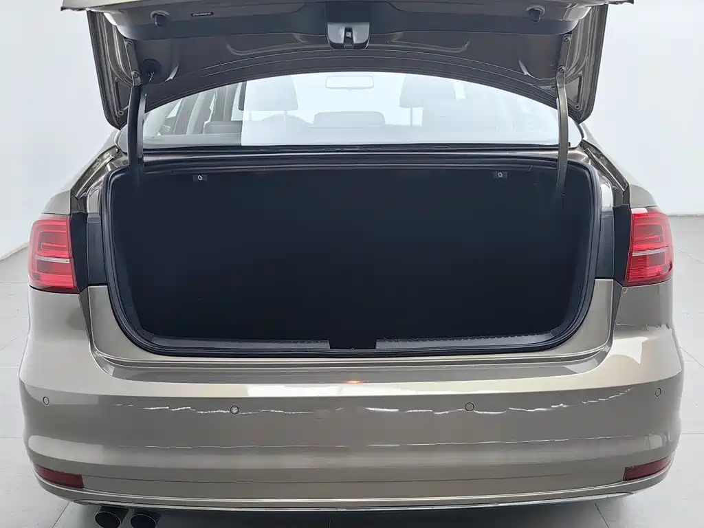 Volkswagen Sagitar — миниатюра 16