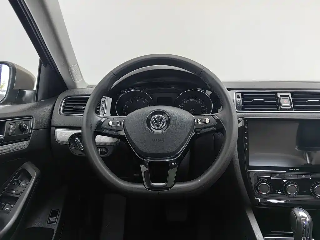 Volkswagen Sagitar — миниатюра 11