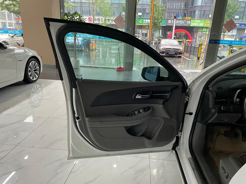 Chevrolet Malibu — миниатюра 9