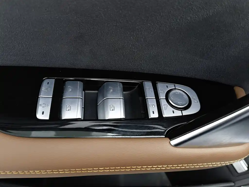 BYD Tang New Energy — миниатюра 9