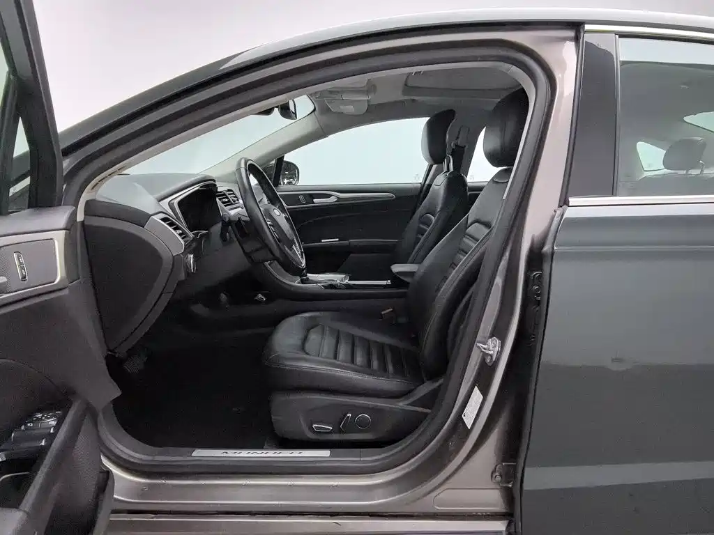 Ford Mondeo — миниатюра 10