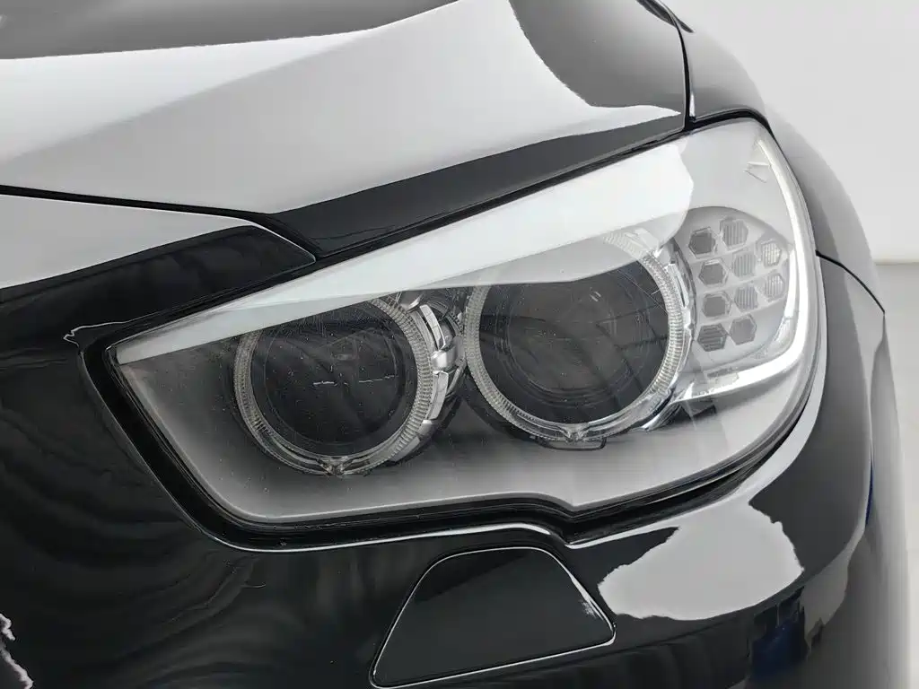 BMW 5 Series GT — миниатюра 7
