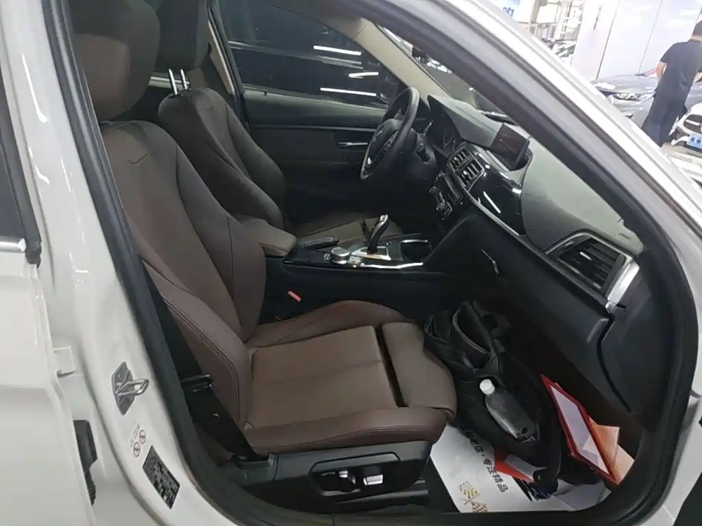 BMW 3 Series — миниатюра 25