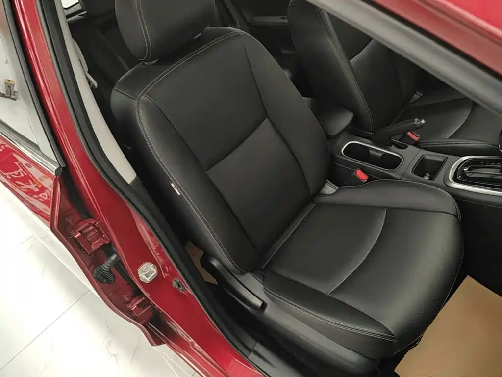 Nissan Tiida — миниатюра 25