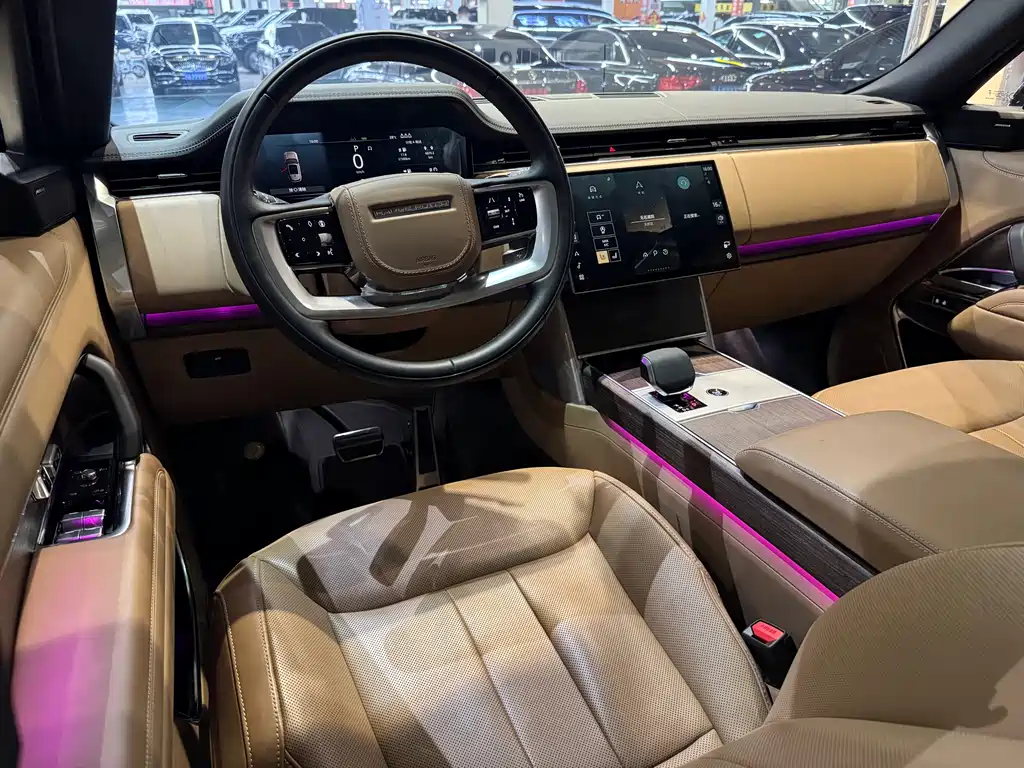 Land Rover Range Rover 2025 3.0 L6 400PS Long Wheelbase