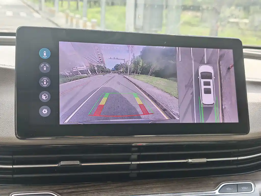 Roewe iMAX8 New Energy — миниатюра 15