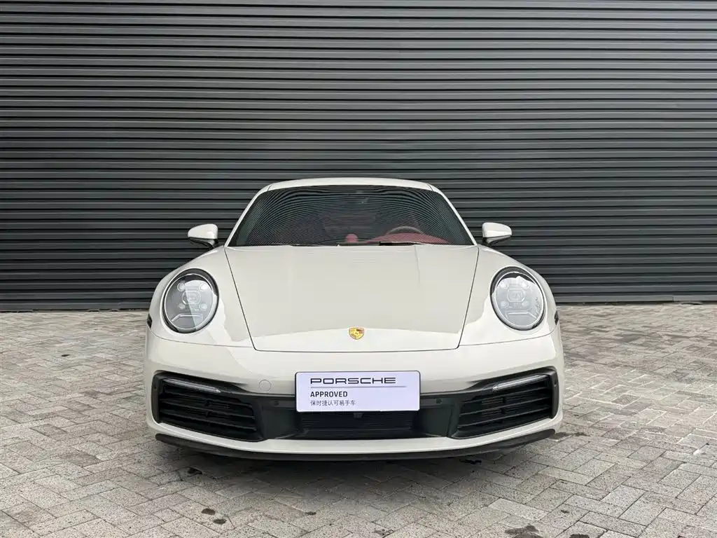 PORSCHE 911