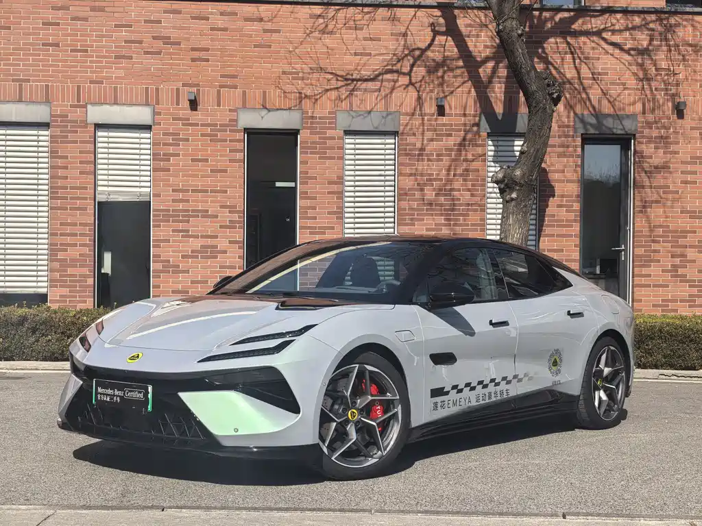 LOTUS SPORTS CAR EMEYA FLOWERS