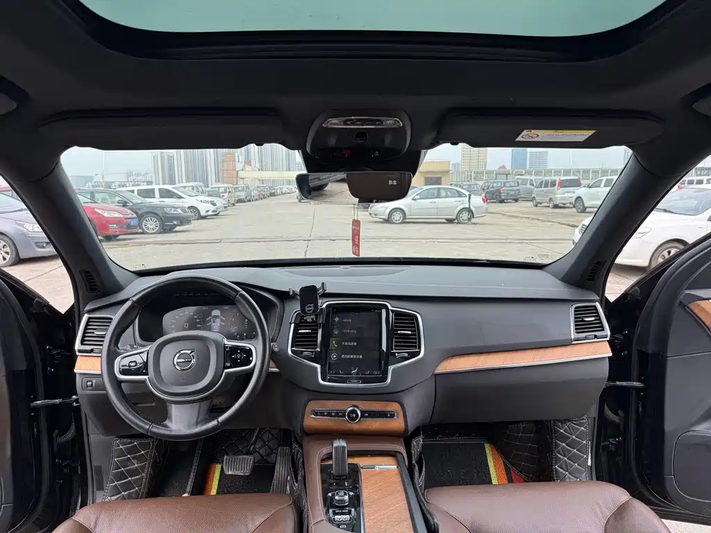 Volvo XC90 — миниатюра 5