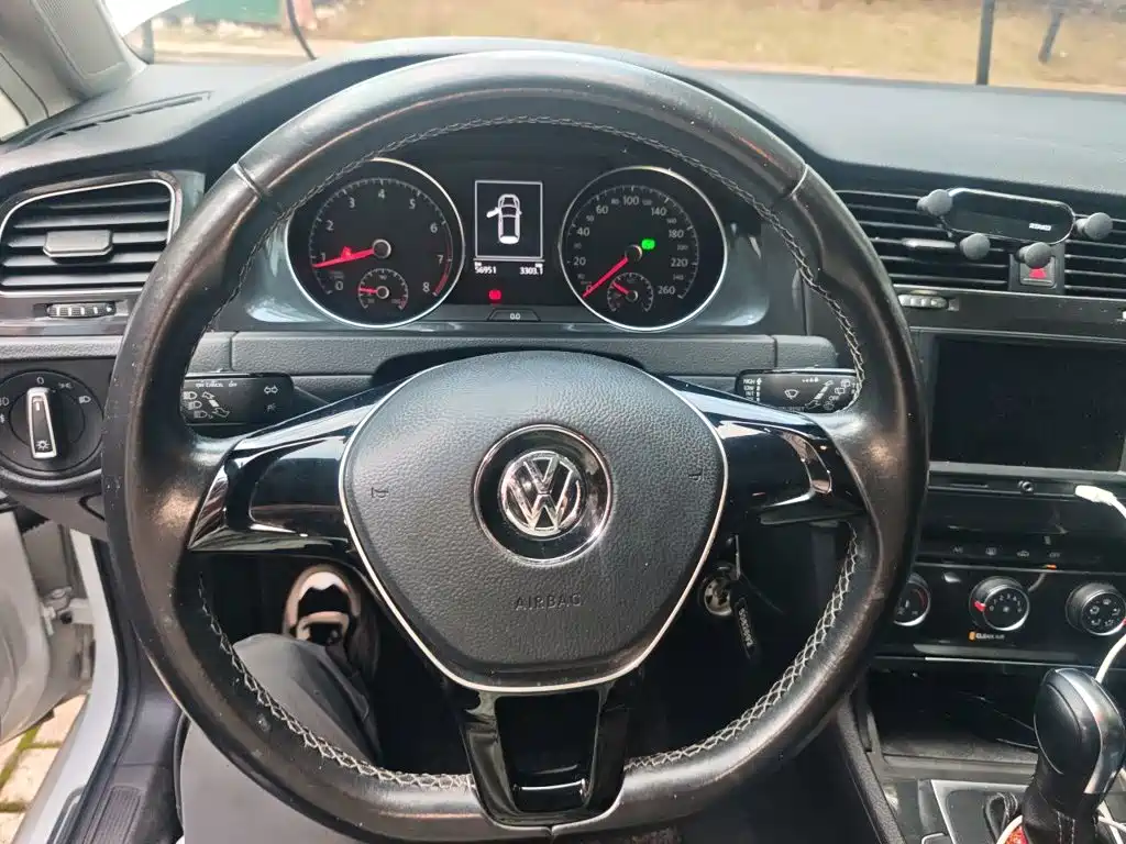 Volkswagen Golf — миниатюра 3