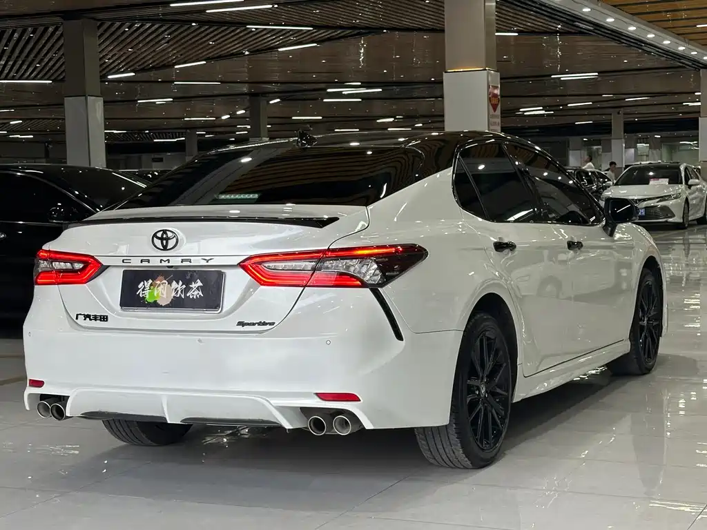 Toyota Camry — миниатюра 20