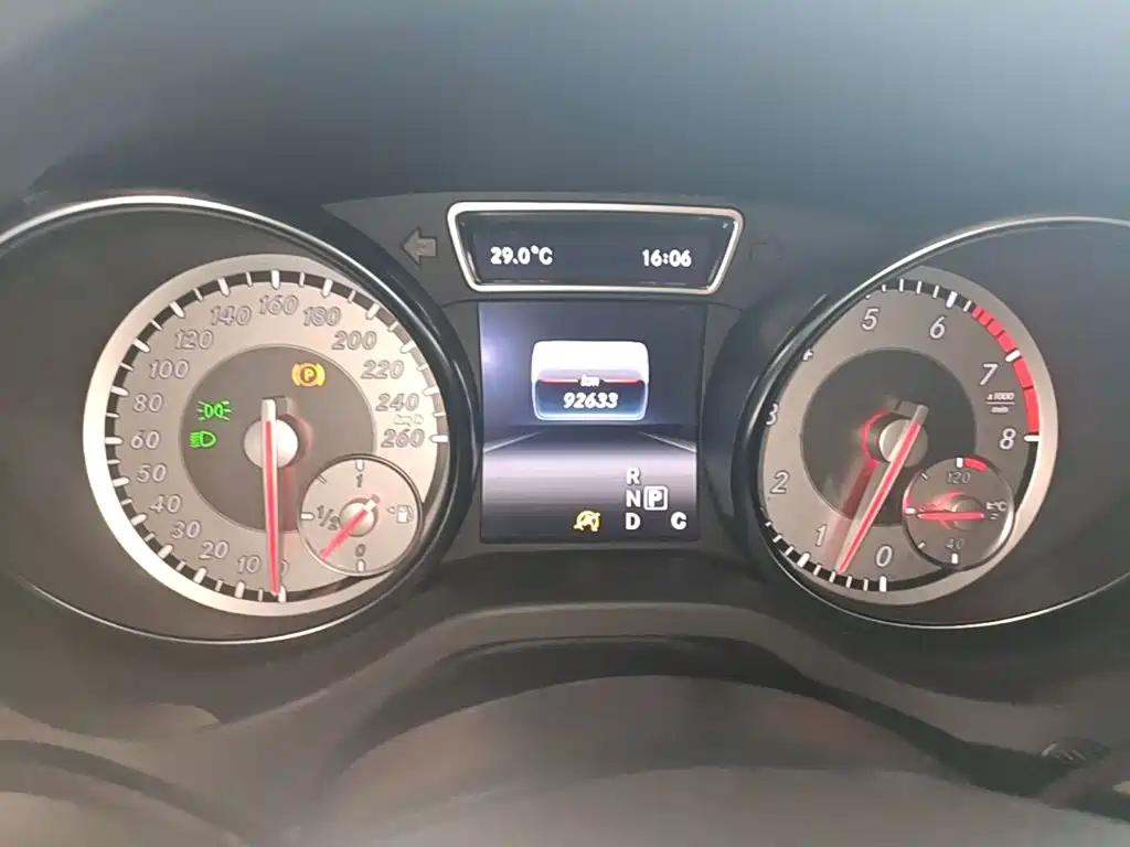 Mercedes-Benz GLA — миниатюра 12