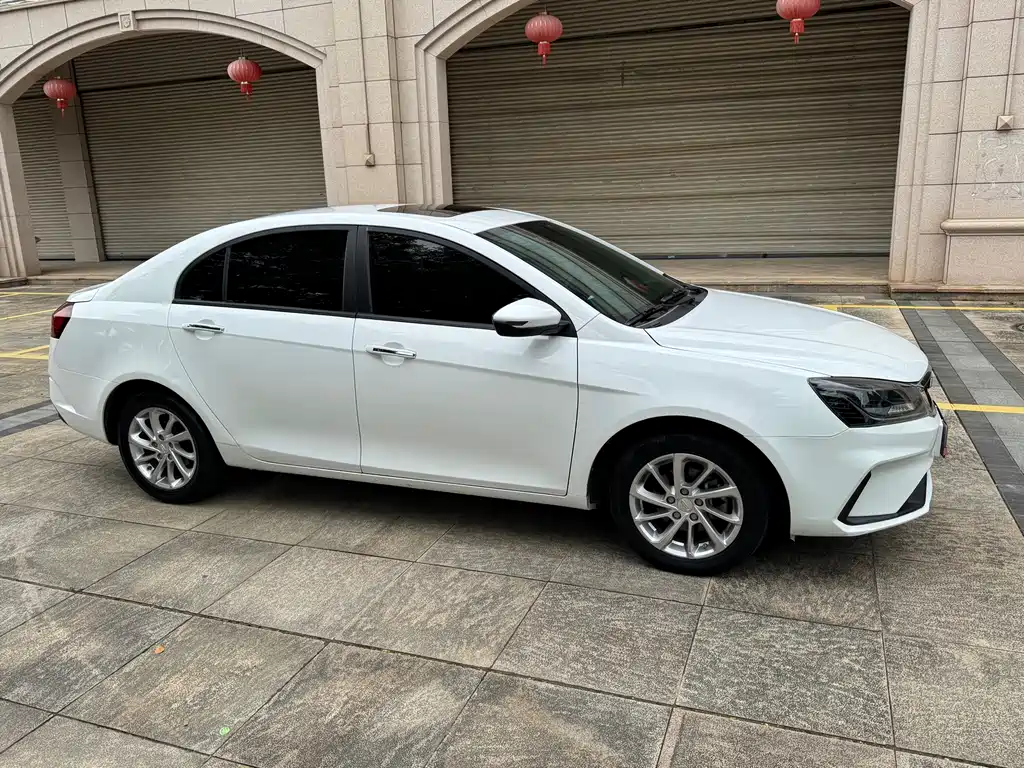 Geely Emgrand — миниатюра 3