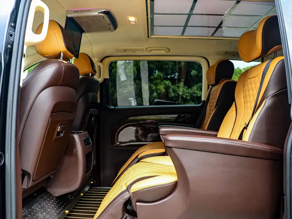 Mercedes-Benz V-Class (Import) — миниатюра 14