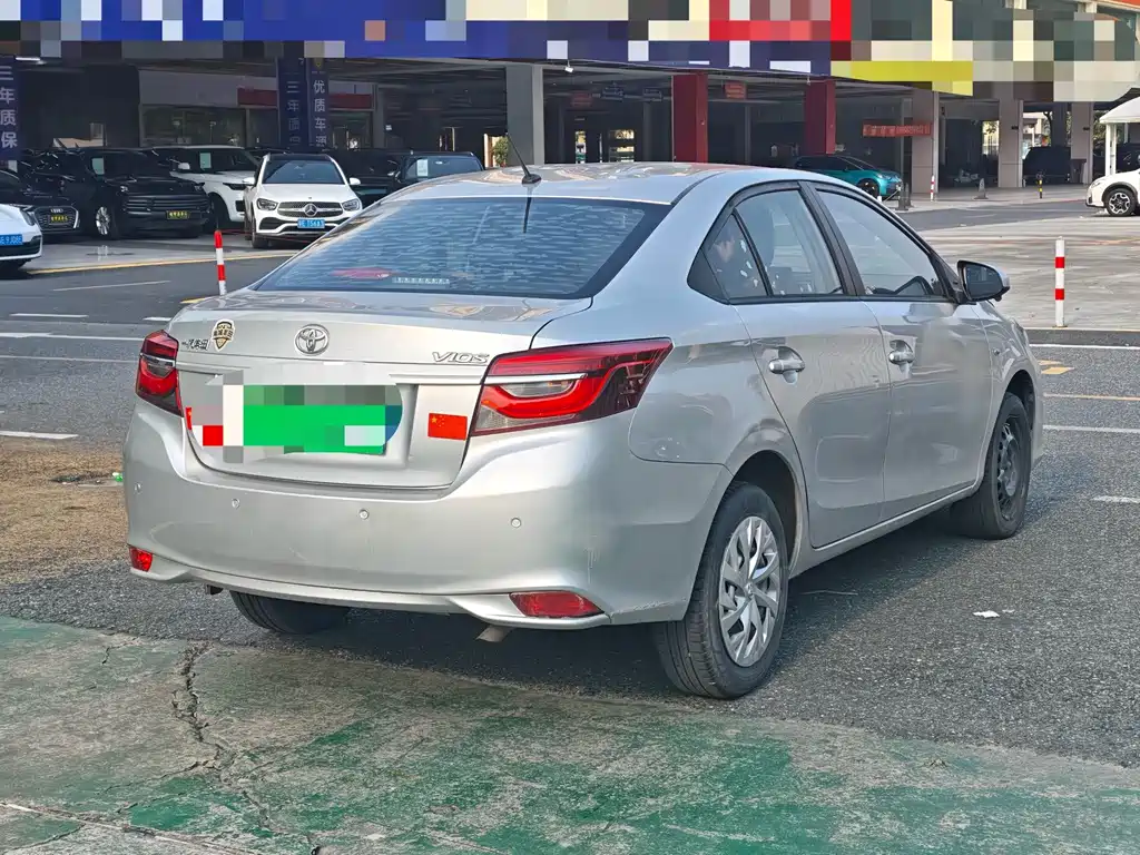 Toyota Vios — миниатюра 4