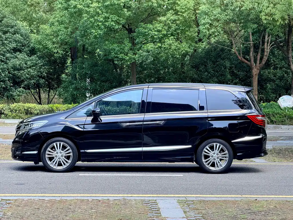 Honda Elysion — миниатюра 3