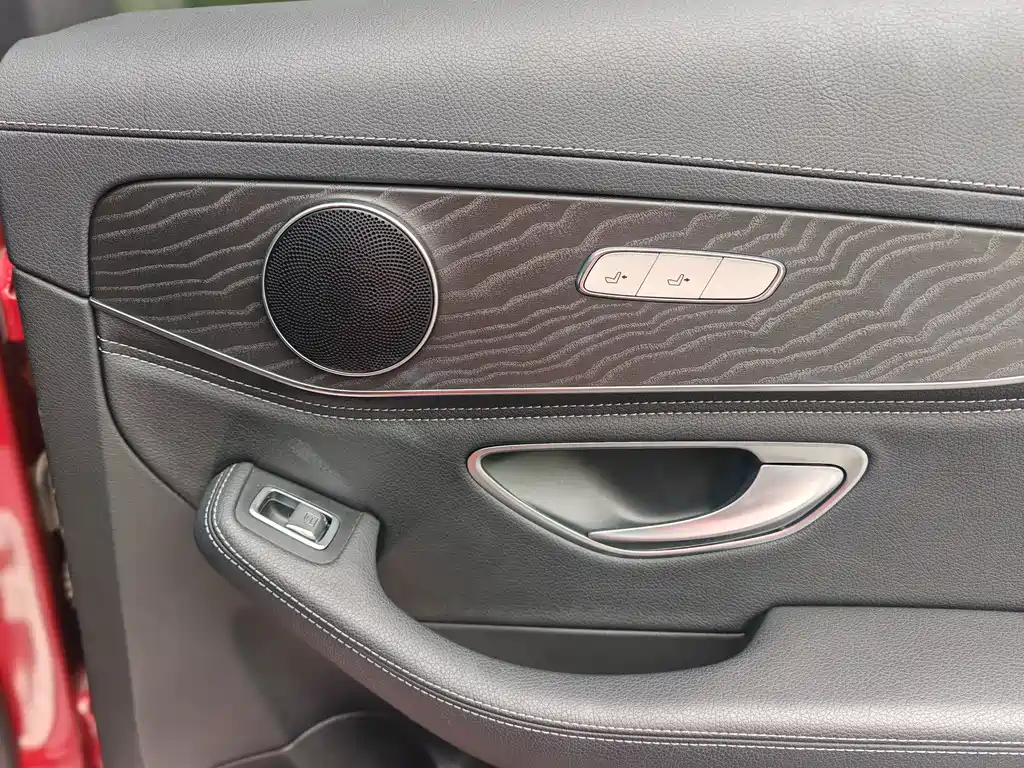Mercedes-Benz C-Class — миниатюра 24