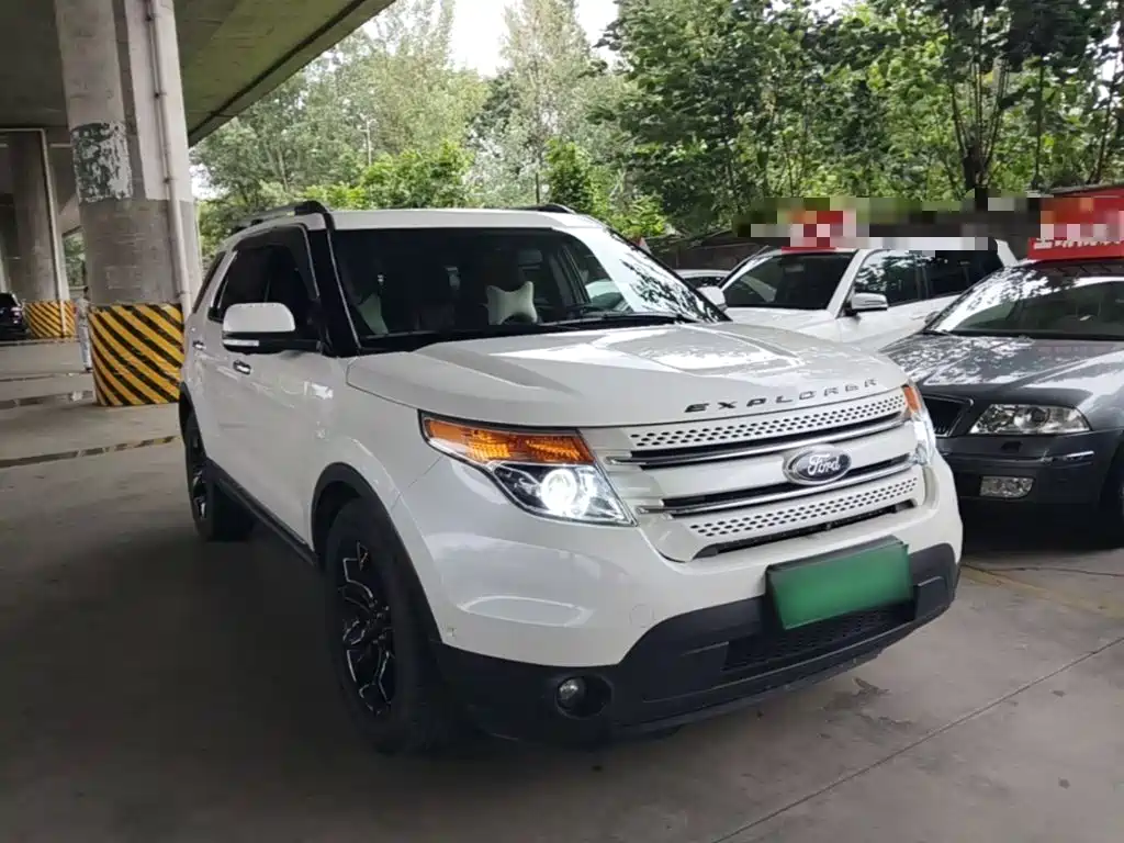 Ford Explorer (Import) — миниатюра 4