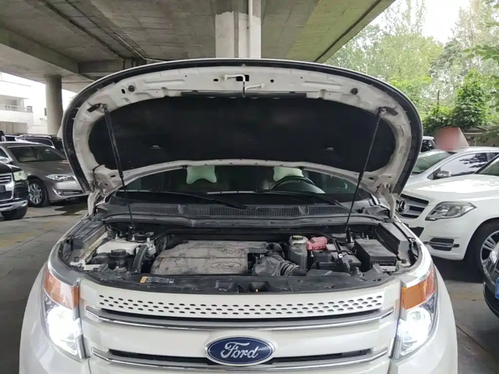 Ford Explorer (Import) — миниатюра 20