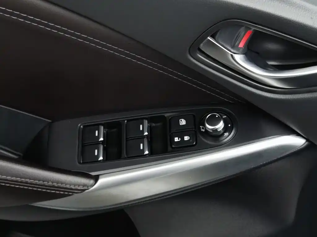 Mazda Atenza — миниатюра 9