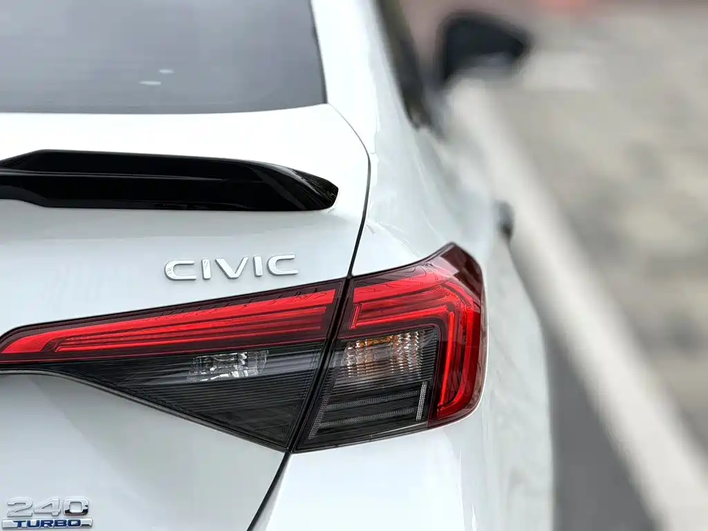 Honda Civic — миниатюра 12