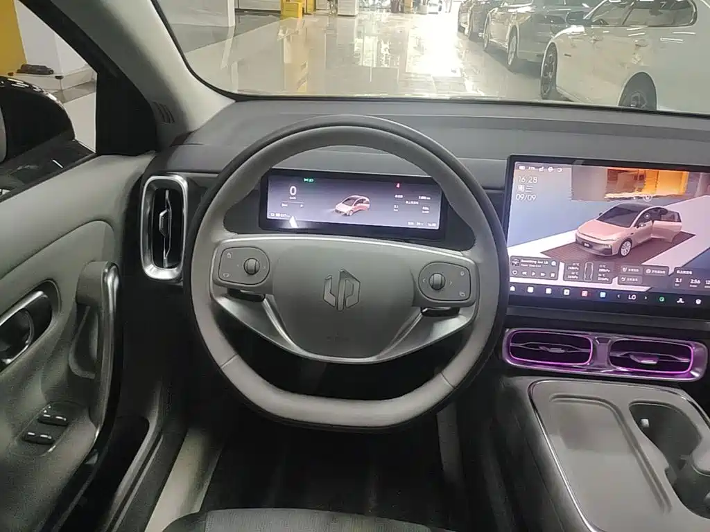 Leapmotor Leapmotor B01 — миниатюра 11