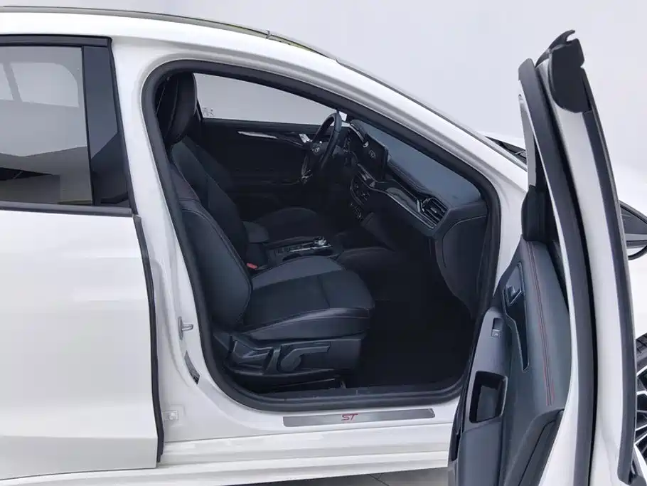 Ford Focus — миниатюра 9